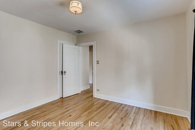 Building Photo - 3 br, 2 bath House - 1121 S. Downing Street