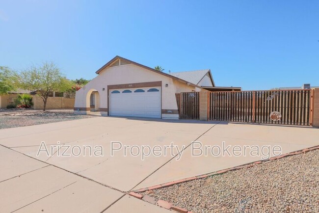 Building Photo - 8135 W Sierra Vista Dr
