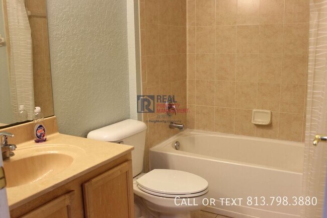 Building Photo - 1415 Summergate Dr
