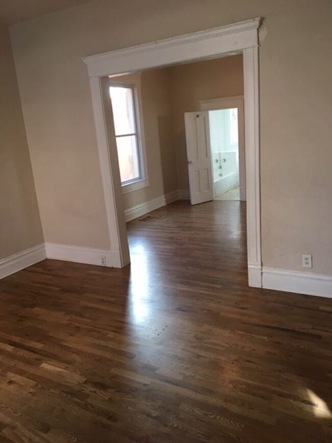 Building Photo - Coming Soon! Downtown Boise-Located close to everything!!