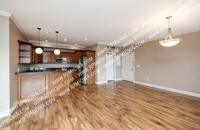 Building Photo - 14115 Airline Ave