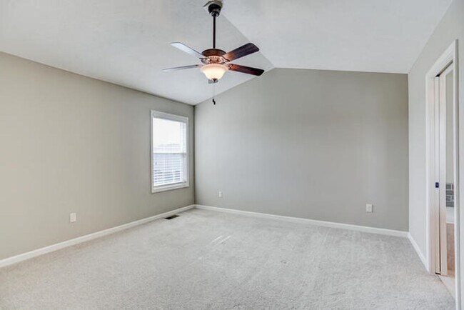 Building Photo - Beautiful 5 bed, 4 bath-Prairie Crossing, Mahomet - AVAILABLE NOW