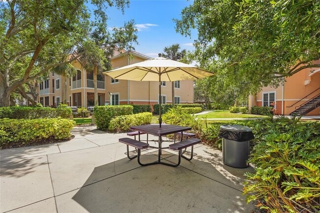 Building Photo - 4138 Central Sarasota Pkwy