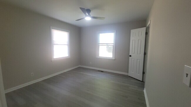 Building Photo - "2-Bedroom Retreat with Cozy Comfort in Huntsville!"