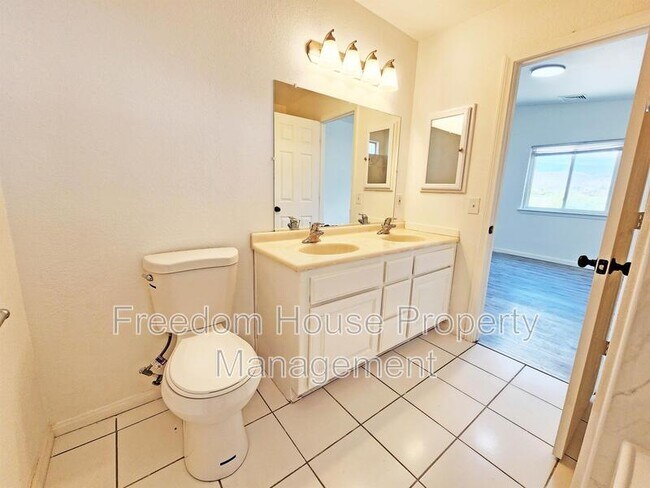 Building Photo - 1821 Pershing Ave