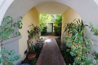 Building Photo - 9066 Shoreham Dr