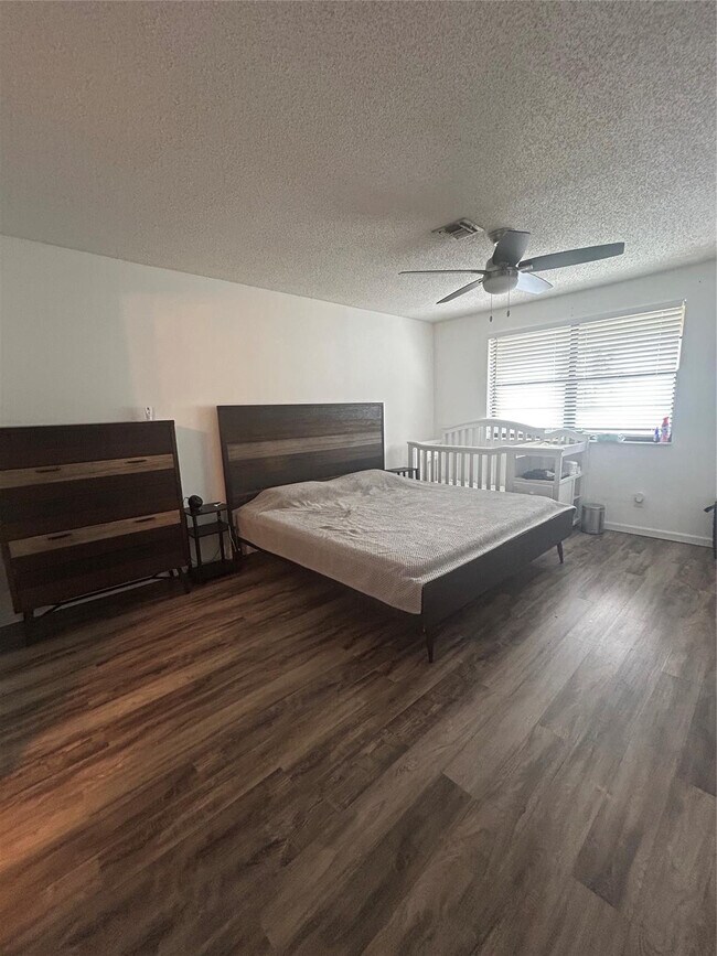 Building Photo - 1363 NW 94th Way