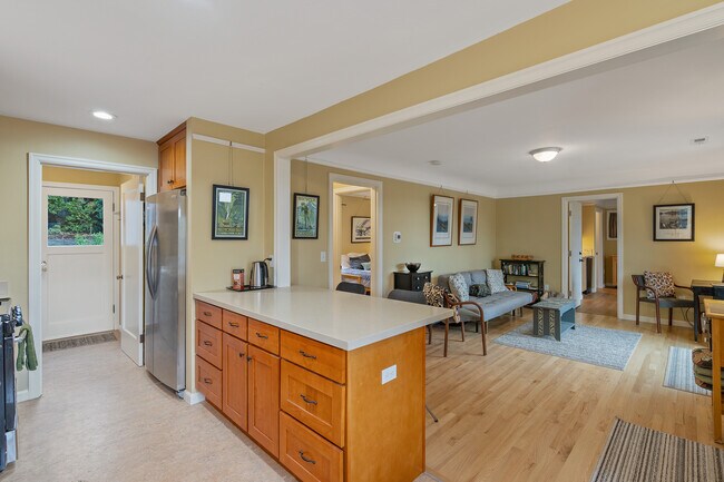 Building Photo - 6718 SW 36th Ave