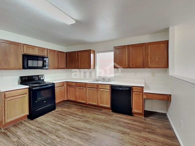 Building Photo - 811 Wild Prairie Dr