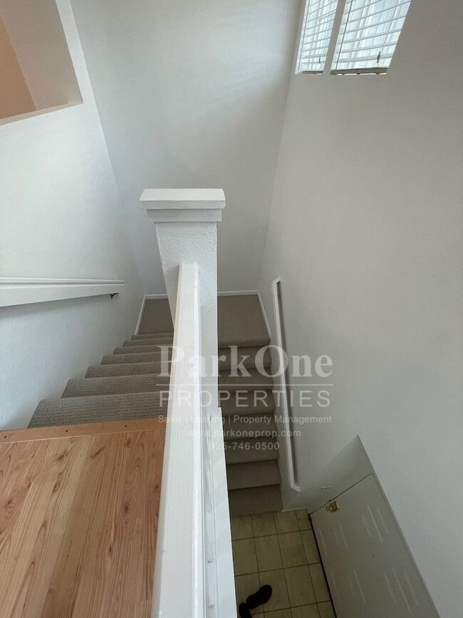 Building Photo - Great Townhouse in Livermore Available Now!