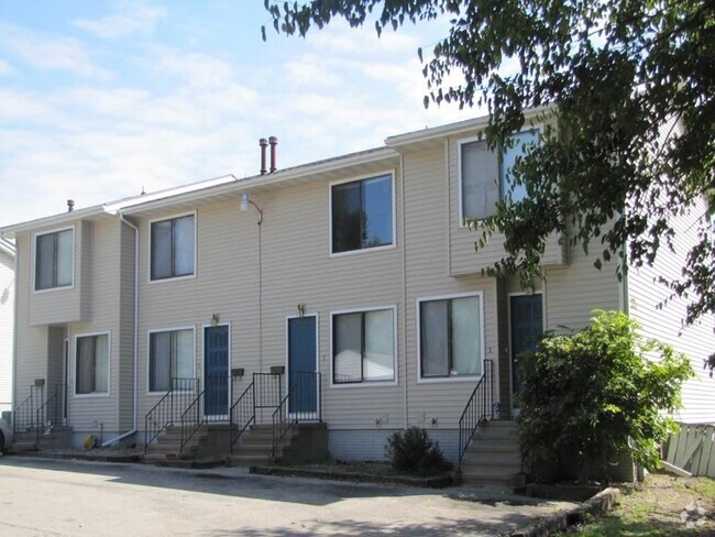 Building Photo - C Street Townhomes