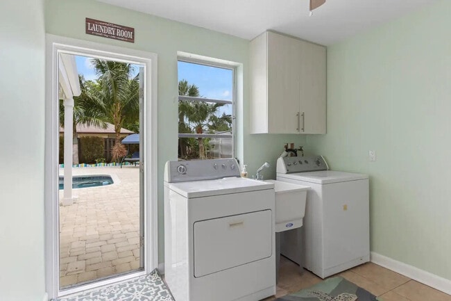 Building Photo - 608 Malabar Ave