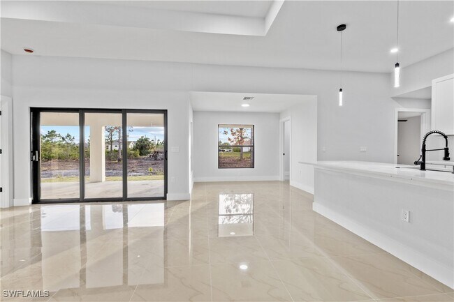 Building Photo - 452 Mercedes Ct
