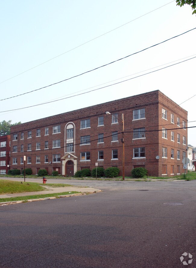 Building Photo - 705 6th St NW