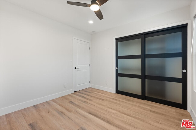 Building Photo - 6917 1/2 Hesperia Ave