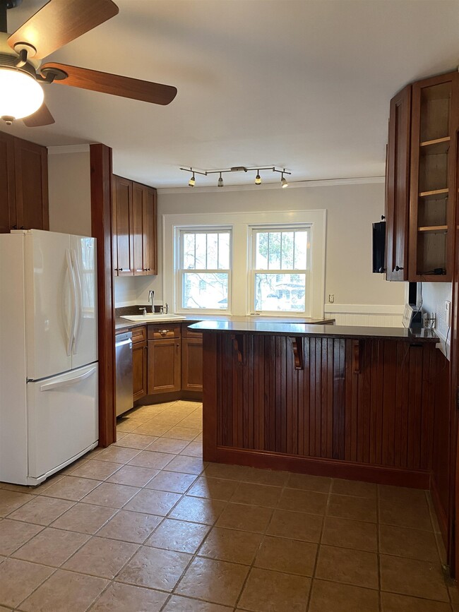 Building Photo - 4 Holt St