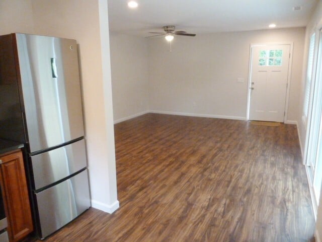 Building Photo - Sleek and Stylish, newly renovated 2 bedro...