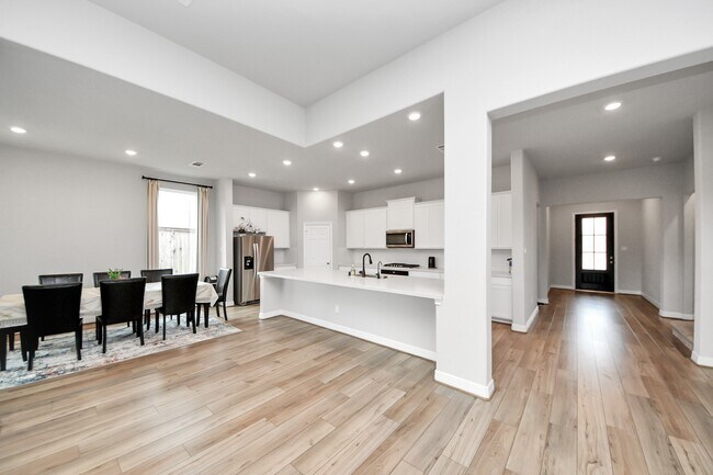 Building Photo - 2830 Tumlinson Dr