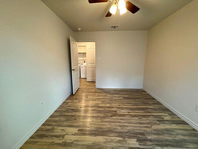 Building Photo - 205 Dolphin Dr