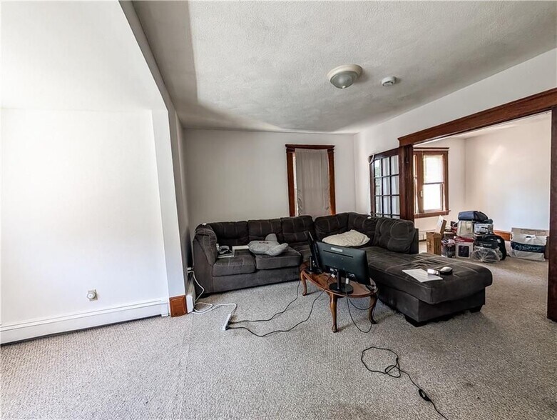 Building Photo - 1423 Manville Rd