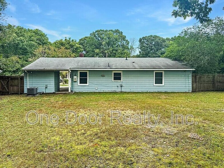 Building Photo - 105 Walker Dr