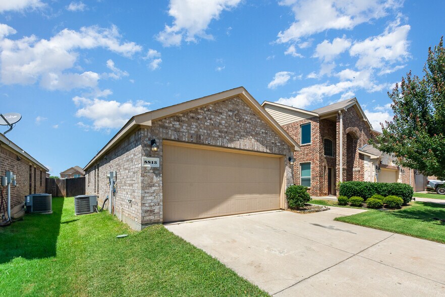 Building Photo - 8813 Deadwood Ln