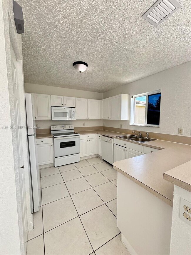 Building Photo - 21339 SW 87th Ct