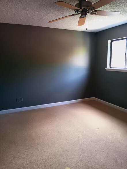 Bedroom - 615 Belvedere Dr