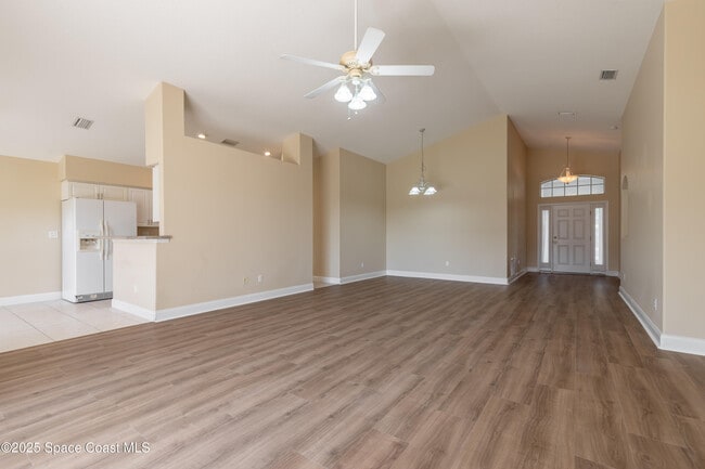 Building Photo - 1442 Areca Palm Dr