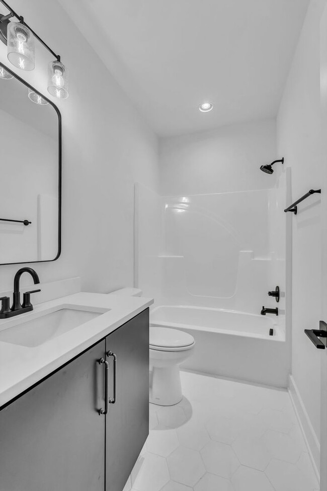 Building Photo - New build in West Nashville!