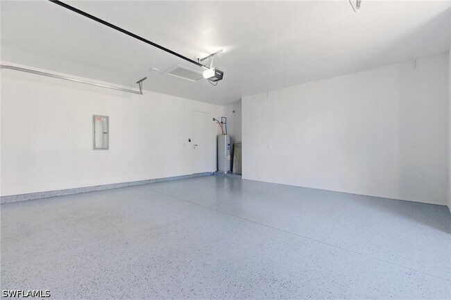 Building Photo - 1514 47th Ave NE