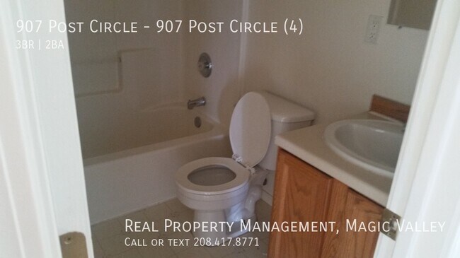 Building Photo - 907 Post Cir