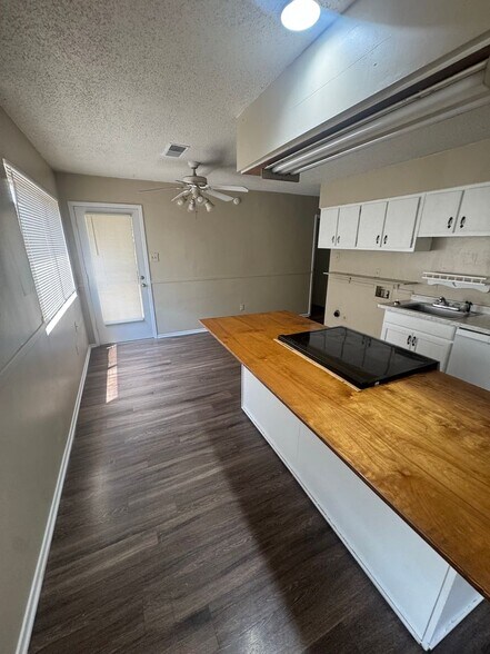 Building Photo - 2835 Toehill Cove