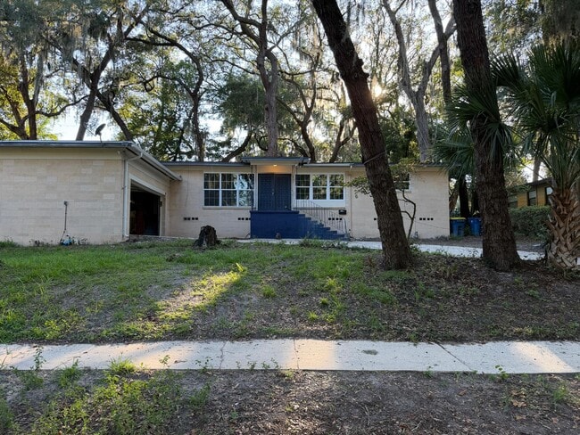 Building Photo - 3966 Bess Rd