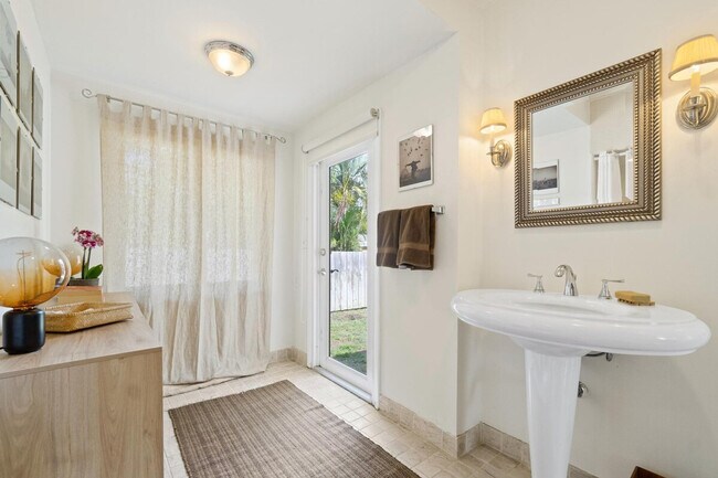 Building Photo - 3399 70th Ln N