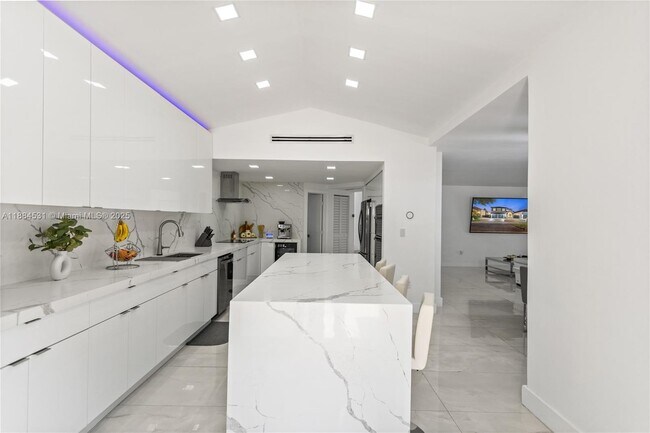 Building Photo - 8740 NW 153rd Terrace