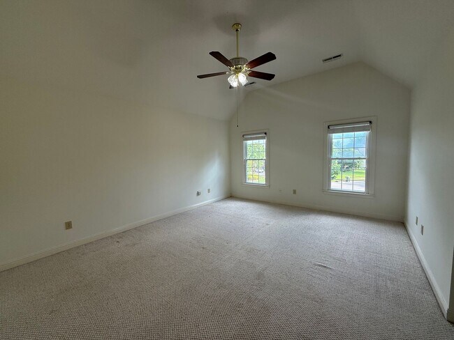 Building Photo - Spacious 5-Bedroom Home on a Corner Lot in...