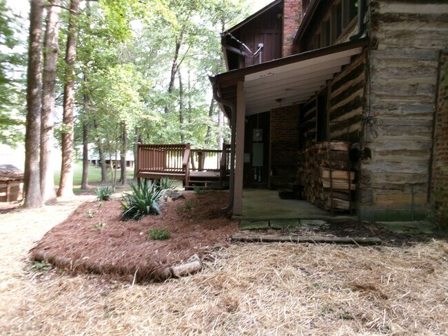Building Photo - FOR RENT-Rustic log cabin home for RENT in...