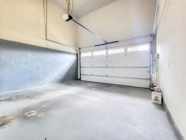 Building Photo - 601 C-Bar Ranch Trl