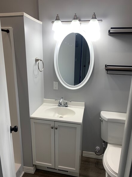 Bathroom 2-1 - 1219 12th St W