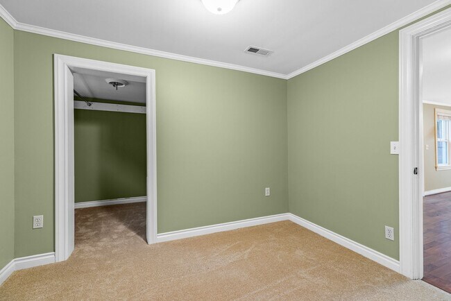 Building Photo - 5151
