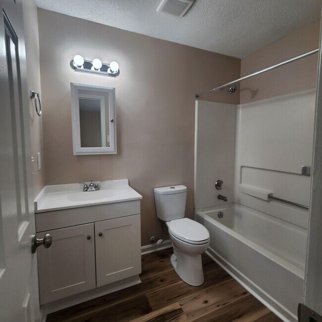 Building Photo - Beautifully Updated 2BR Durham Home with Loft & Deck