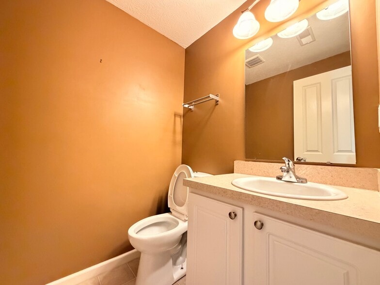 Building Photo - 7408 Cayman Ln
