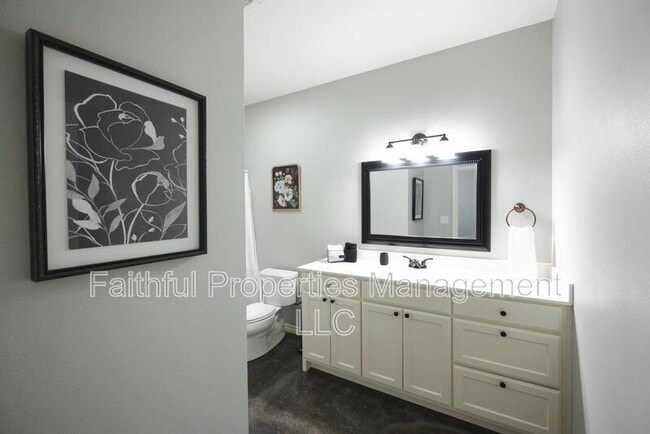 Building Photo - 14221 County Rd 452