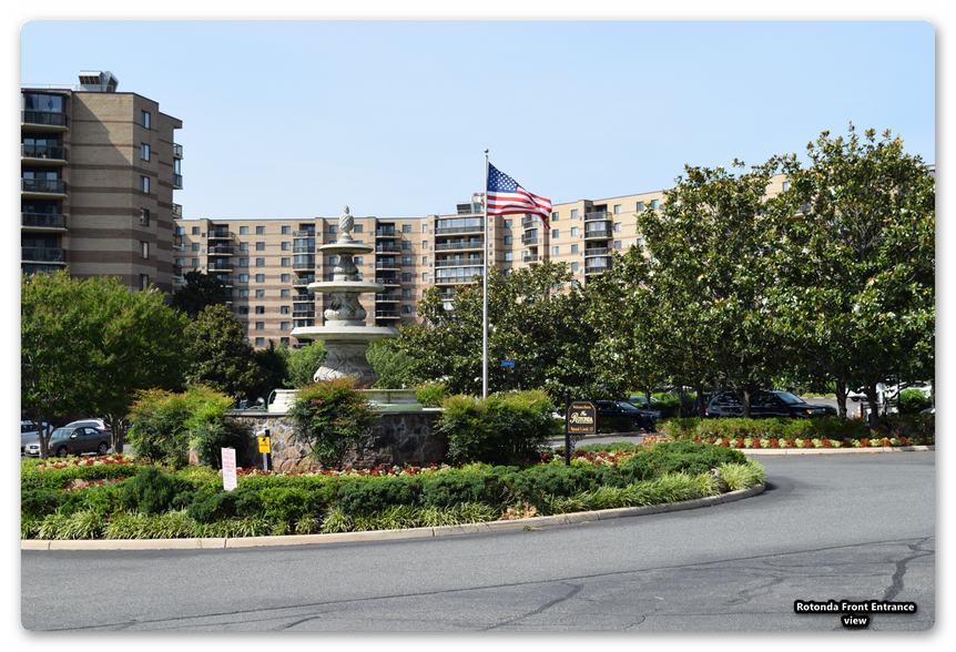 Building Photo - 8350 Greensboro Dr