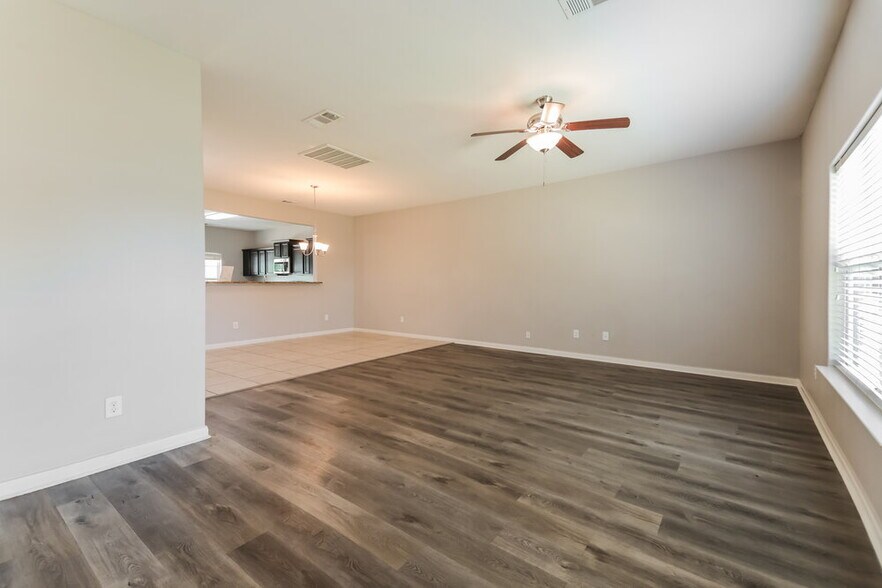 Building Photo - 900 Princewood DR