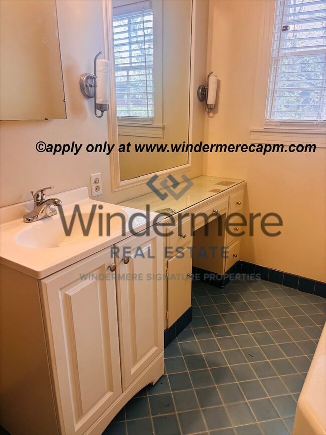 Building Photo - Charming Curtis Park Home with Detached Bonus Room — 3 Bed, 1.5 Bath