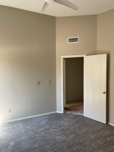 Building Photo - 2773 E Rock Wren Rd