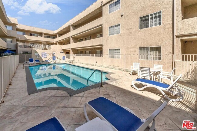 Building Photo - 4647 Willis Ave