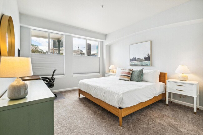 Building Photo - 1727 Pearl St